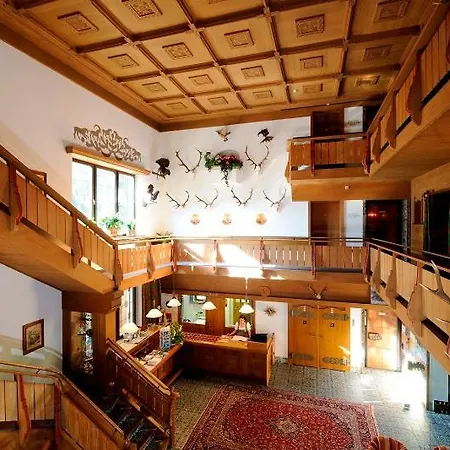 Blattlhof Hotell 4*