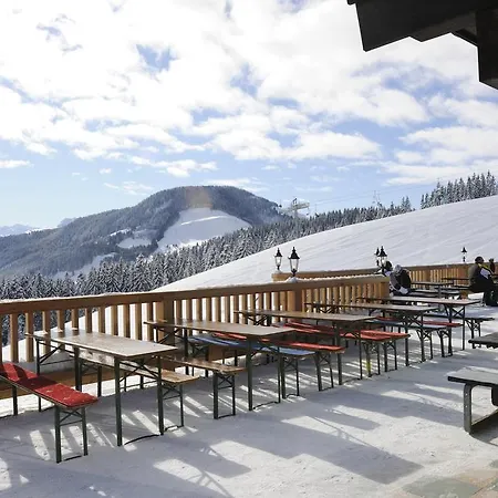 Blattlhof فندق 4*