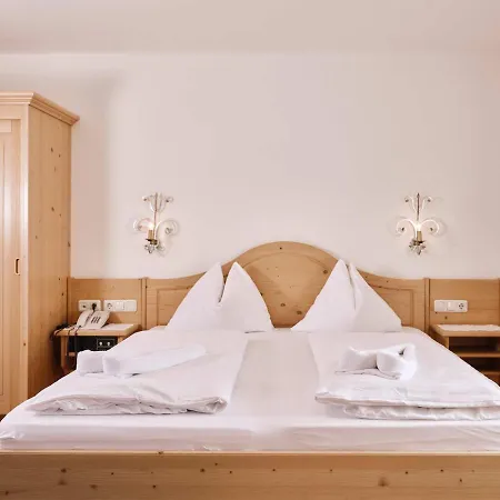 Blattlhof فندق 4*